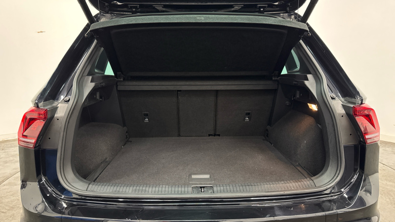 Volkswagen Tiguan 2.0 TDi 150 R-Line 5dr DSG Diesel Estate